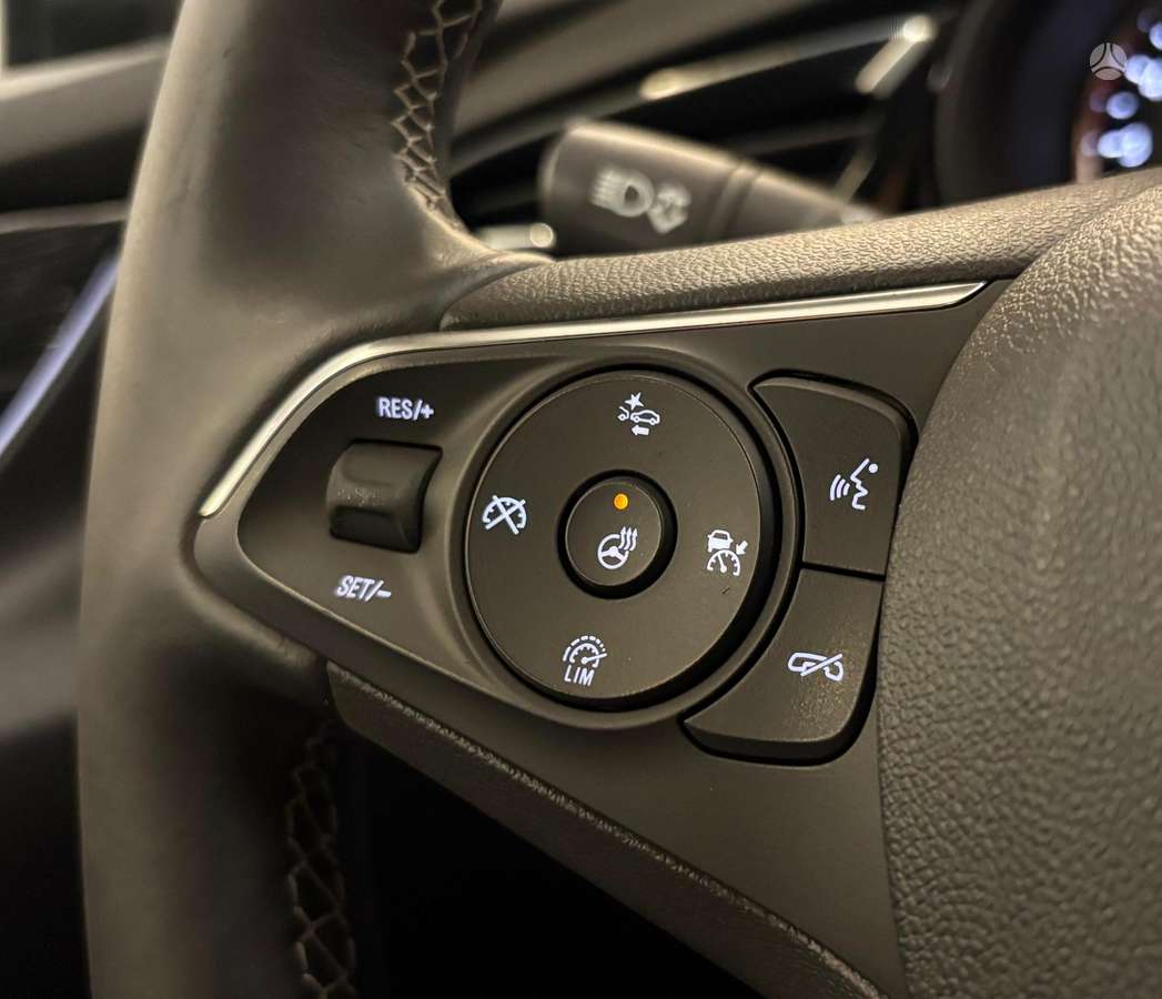 Opel Insignia, 2.0 l., Седан