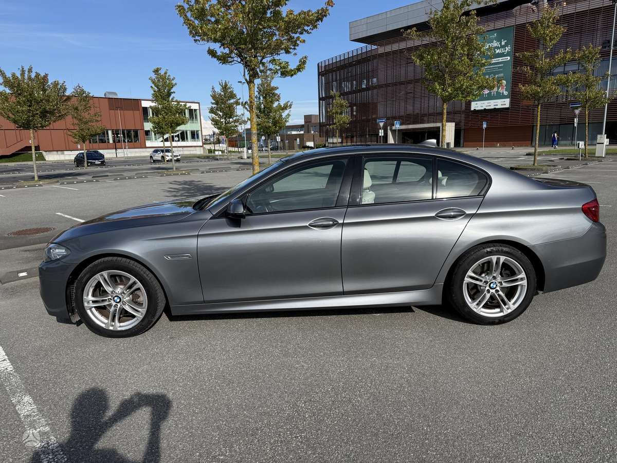 BMW 528, 2.0 l., Седан