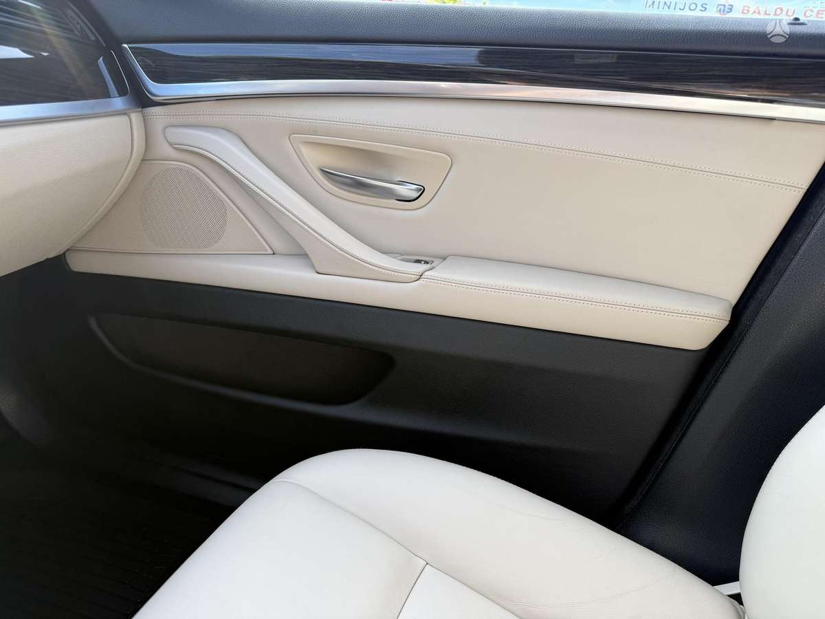 BMW 528, 2.0 l., Седан