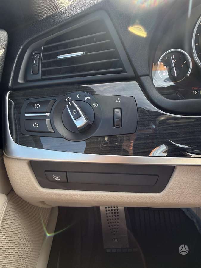 BMW 528, 2.0 l., Седан