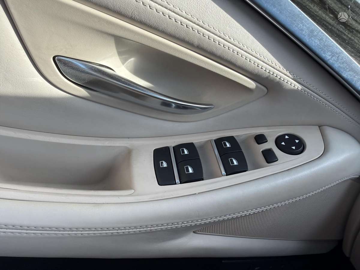 BMW 528, 2.0 l., Седан