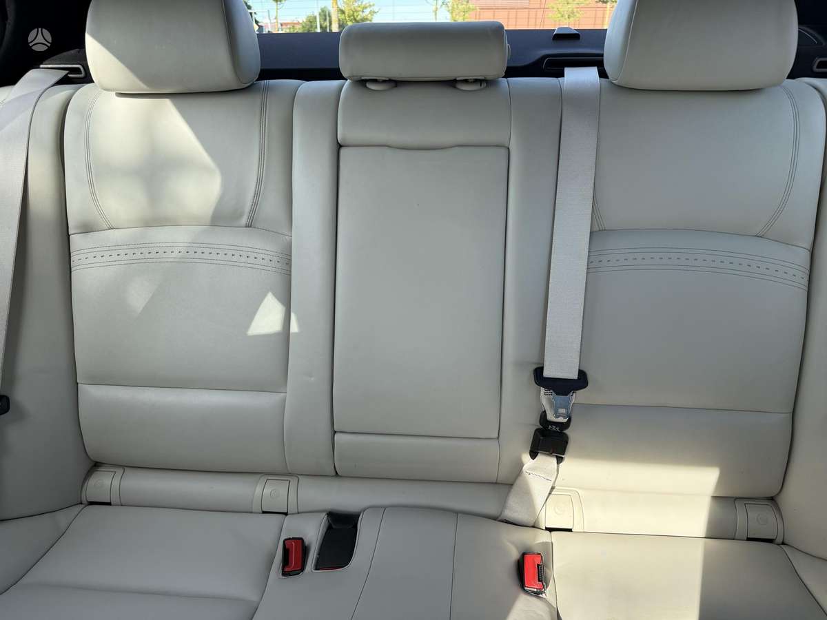BMW 528, 2.0 l., Седан