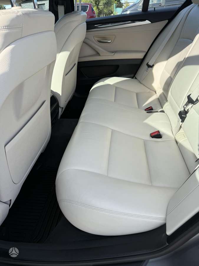 BMW 528, 2.0 l., Седан