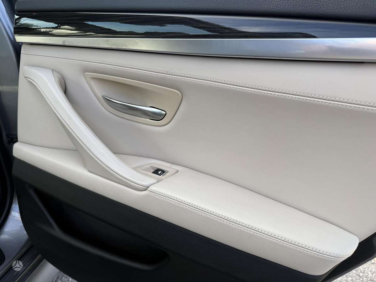 BMW 528, 2.0 l., Седан