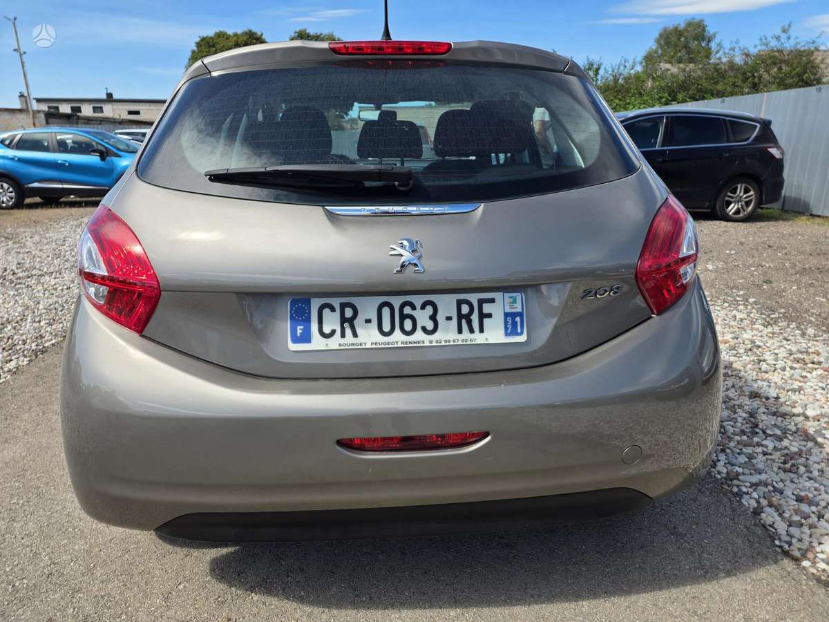 Peugeot 208, 1.2 l., hatchback