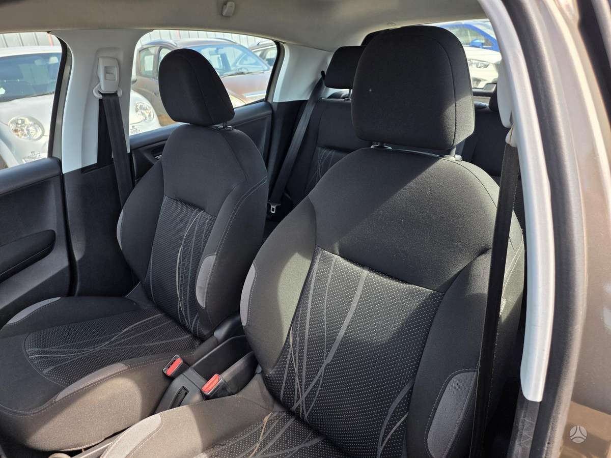 Peugeot 208, 1.2 l., hatchback