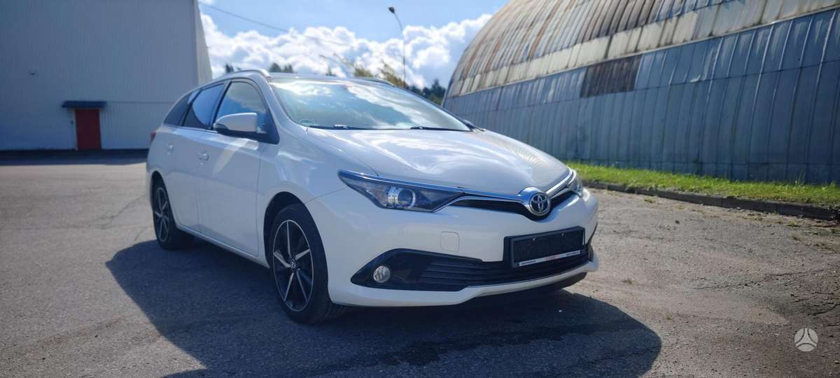 Toyota Auris, 1.2 l., Универсал