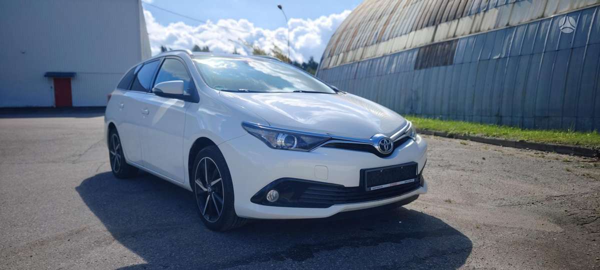 Toyota Auris - 1