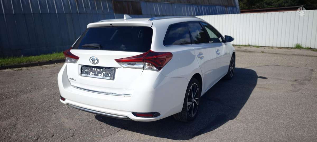 Toyota Auris, 1.2 l., Универсал
