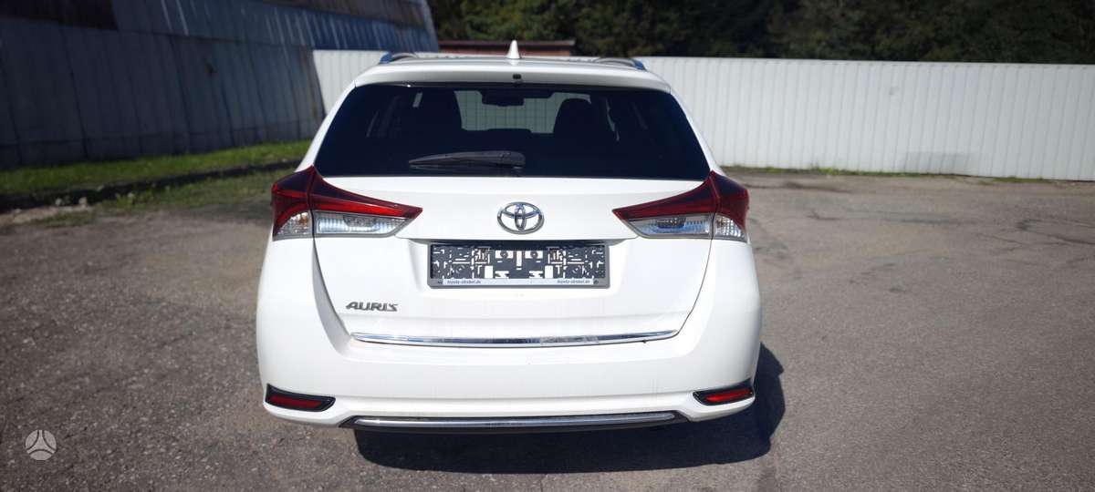 Toyota Auris, 1.2 l., Универсал