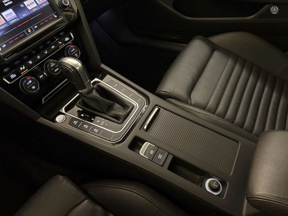 Volkswagen Passat, 2.0 l., Универсал