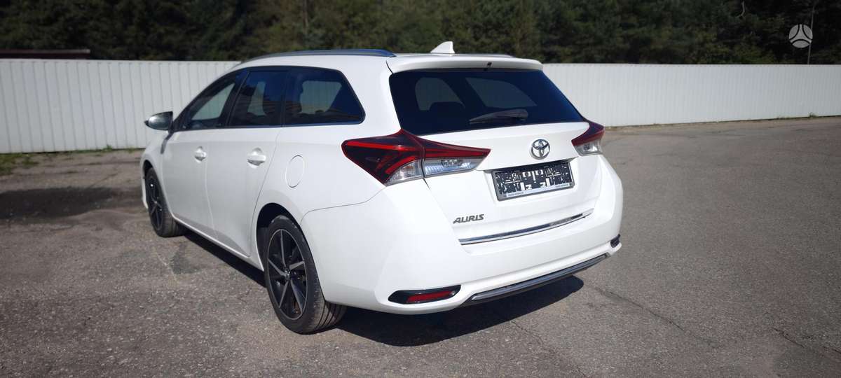 Toyota Auris, 1.2 l., Универсал