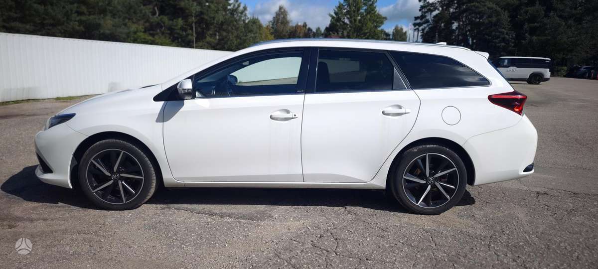 Toyota Auris, 1.2 l., Универсал