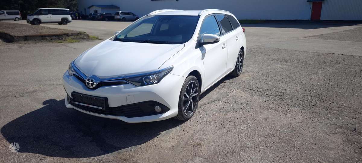 Toyota Auris, 1.2 l., Универсал