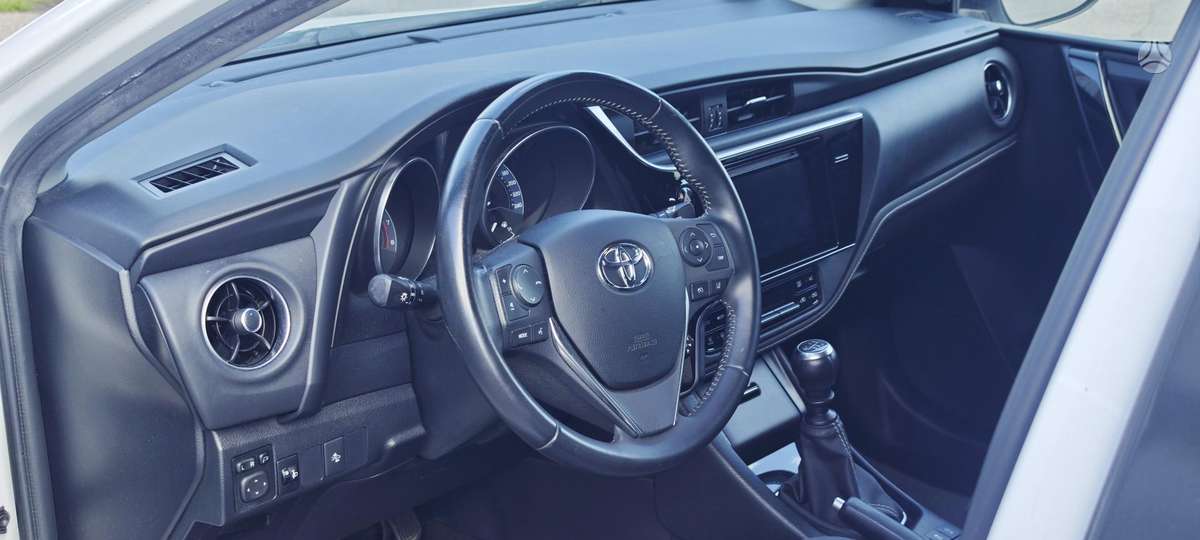 Toyota Auris, 1.2 l., wagon