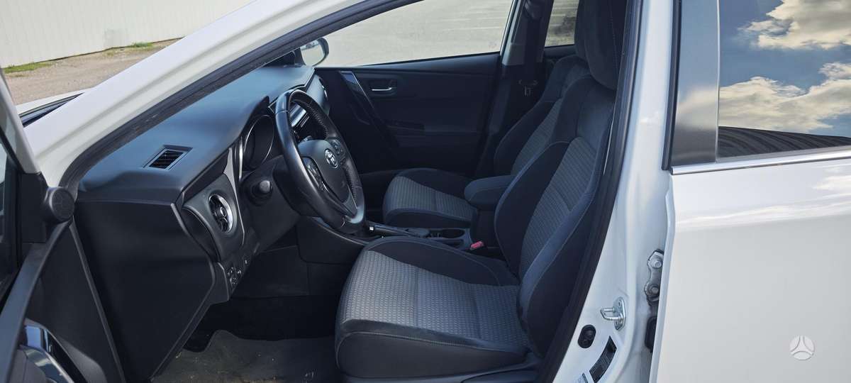 Toyota Auris, 1.2 l., Универсал