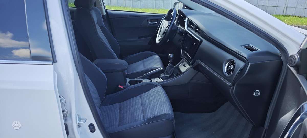 Toyota Auris - 12