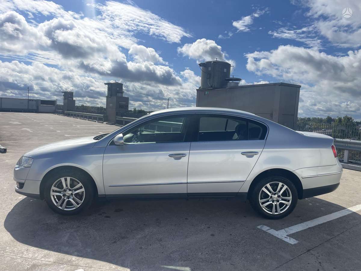 Volkswagen Passat - 2
