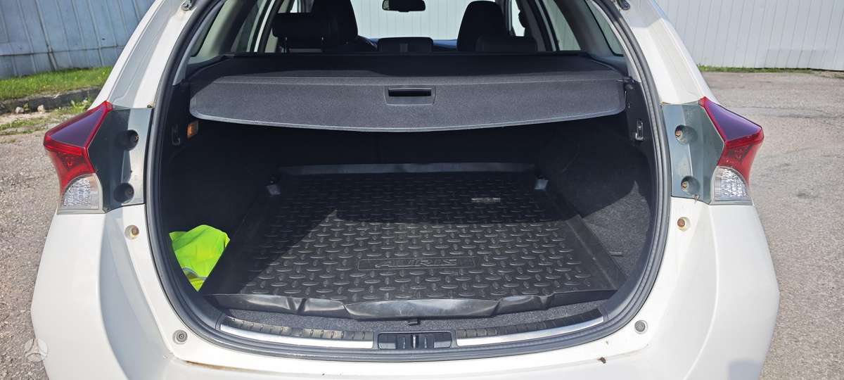 Toyota Auris, 1.2 l., Универсал