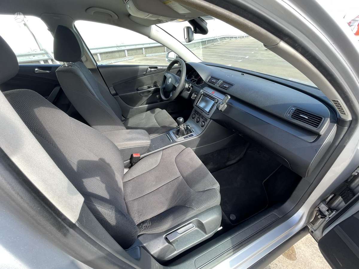 Volkswagen Passat - 9