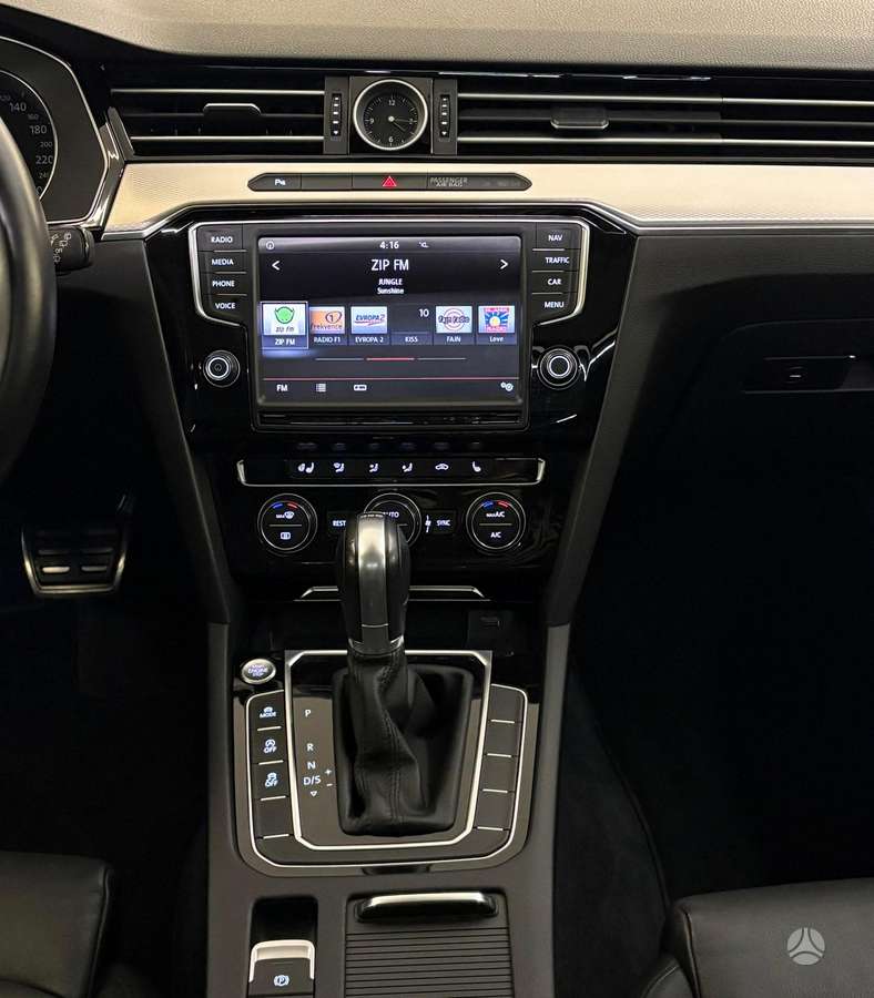 Volkswagen Passat, 2.0 l., Универсал