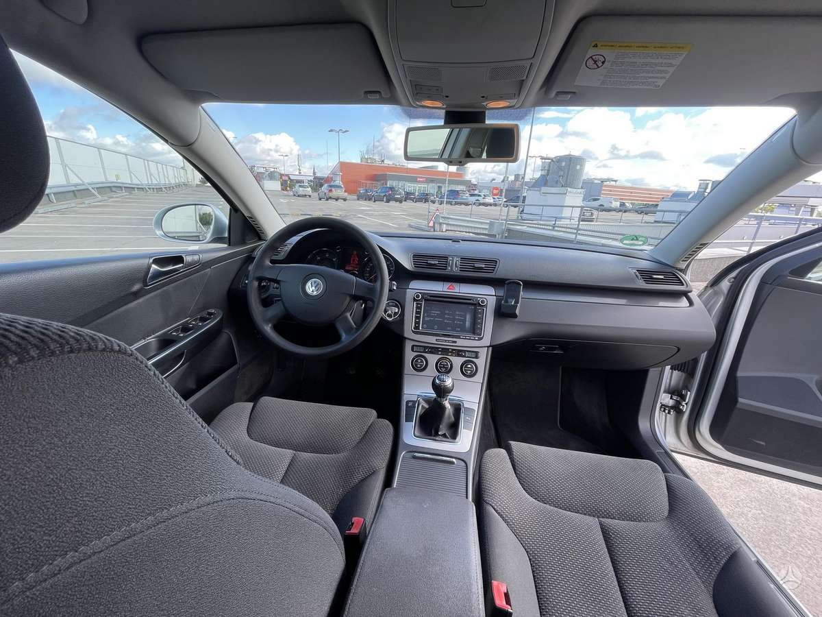 Volkswagen Passat - 12