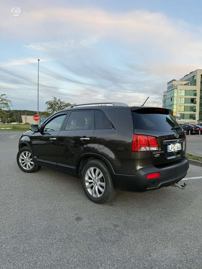 KIA Sorento - 4