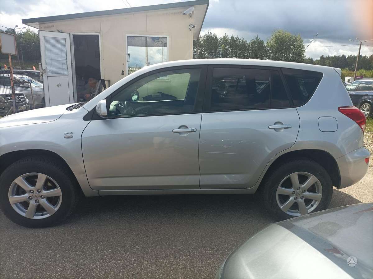 Toyota RAV4 - 7