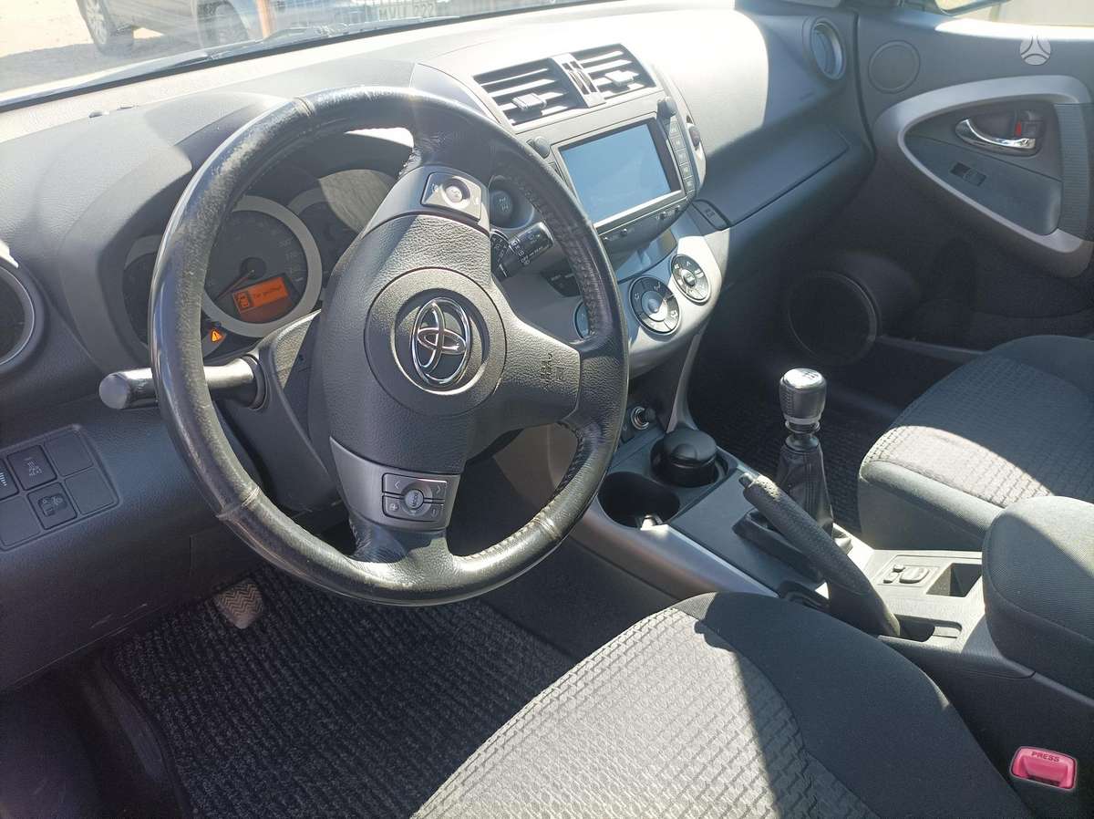 Toyota RAV4 - 12