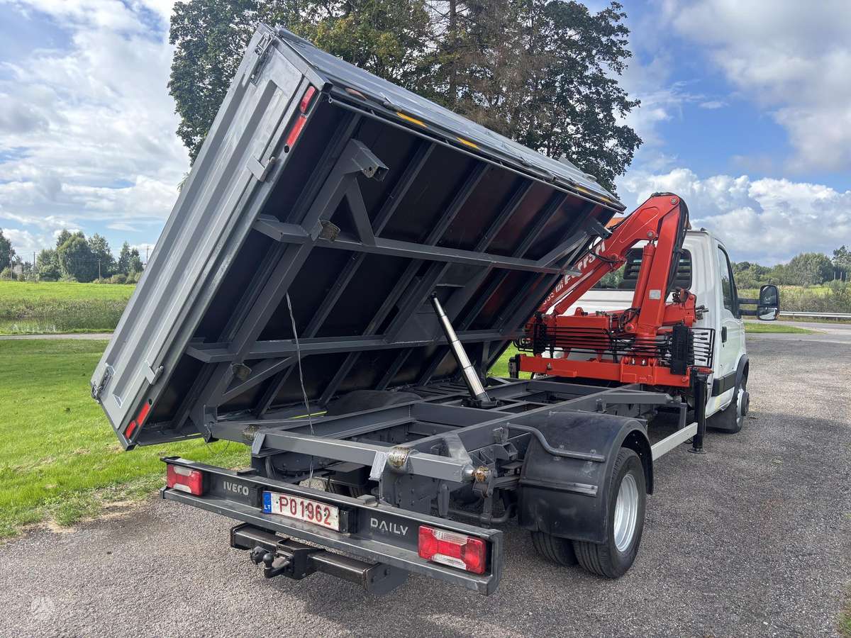 Iveco Daily, savivarčiai su kranu