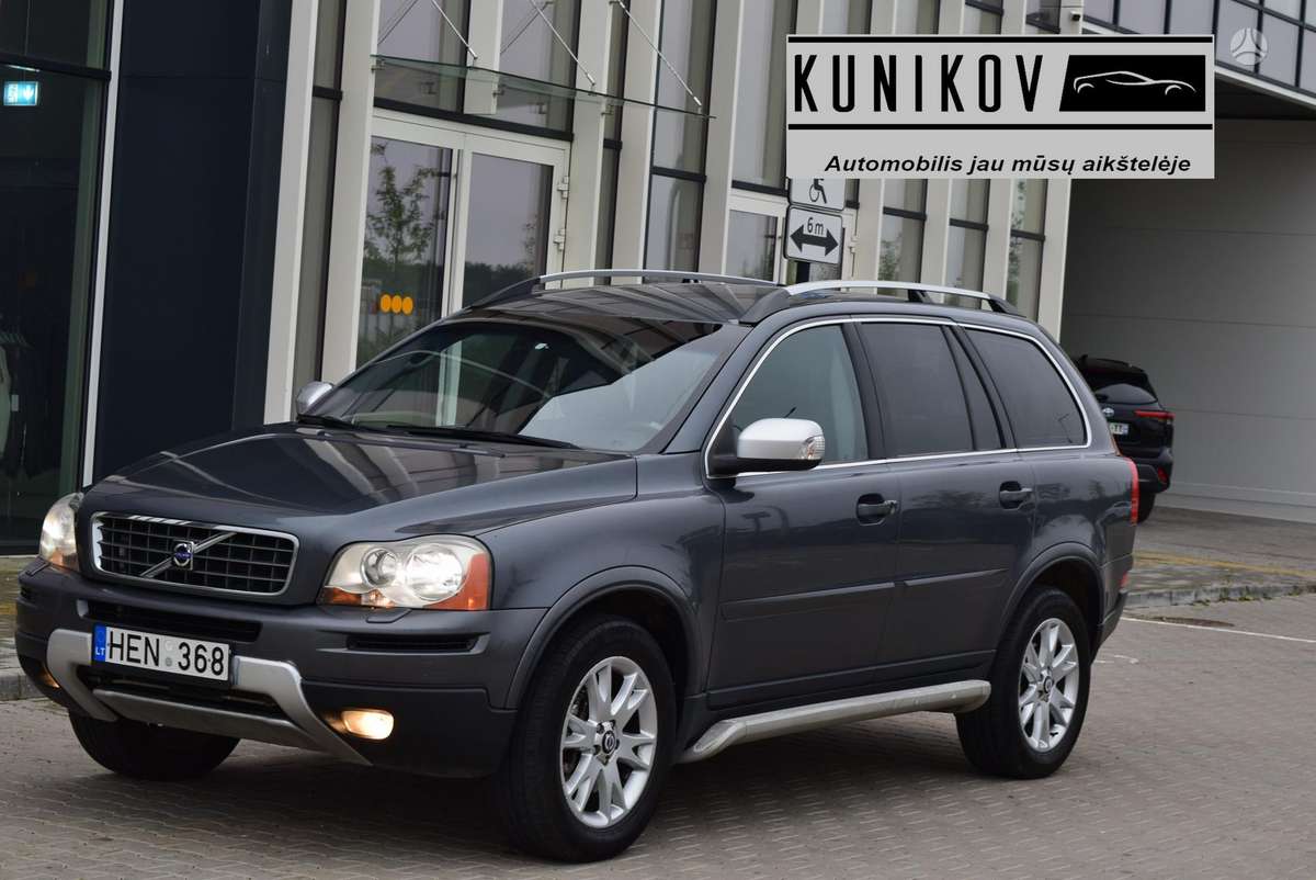Volvo XC90 - 1