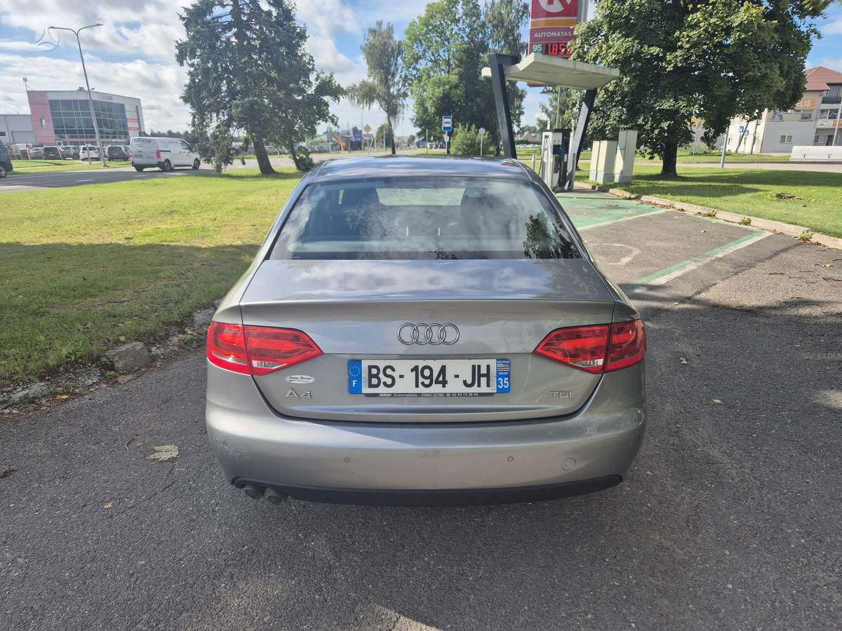 Audi A4, 2.0 l., Седан