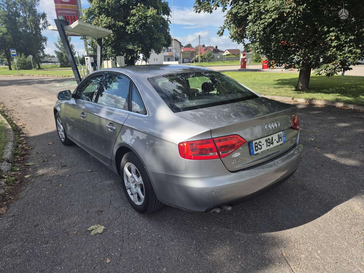 Audi A4, 2.0 l., Седан