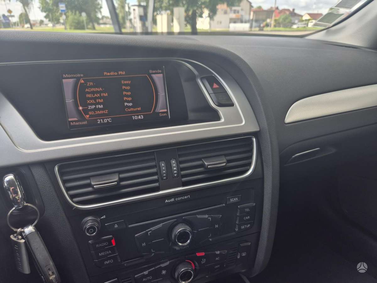 Audi A4, 2.0 l., Седан