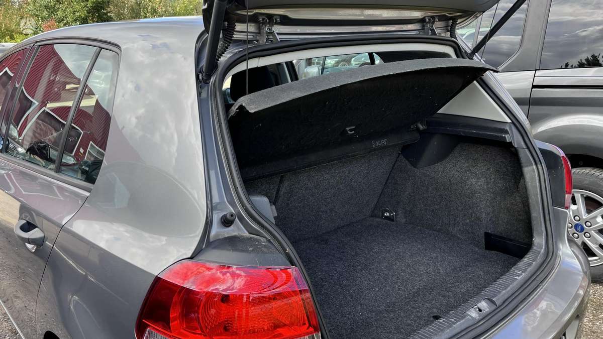 Volkswagen Golf - 9