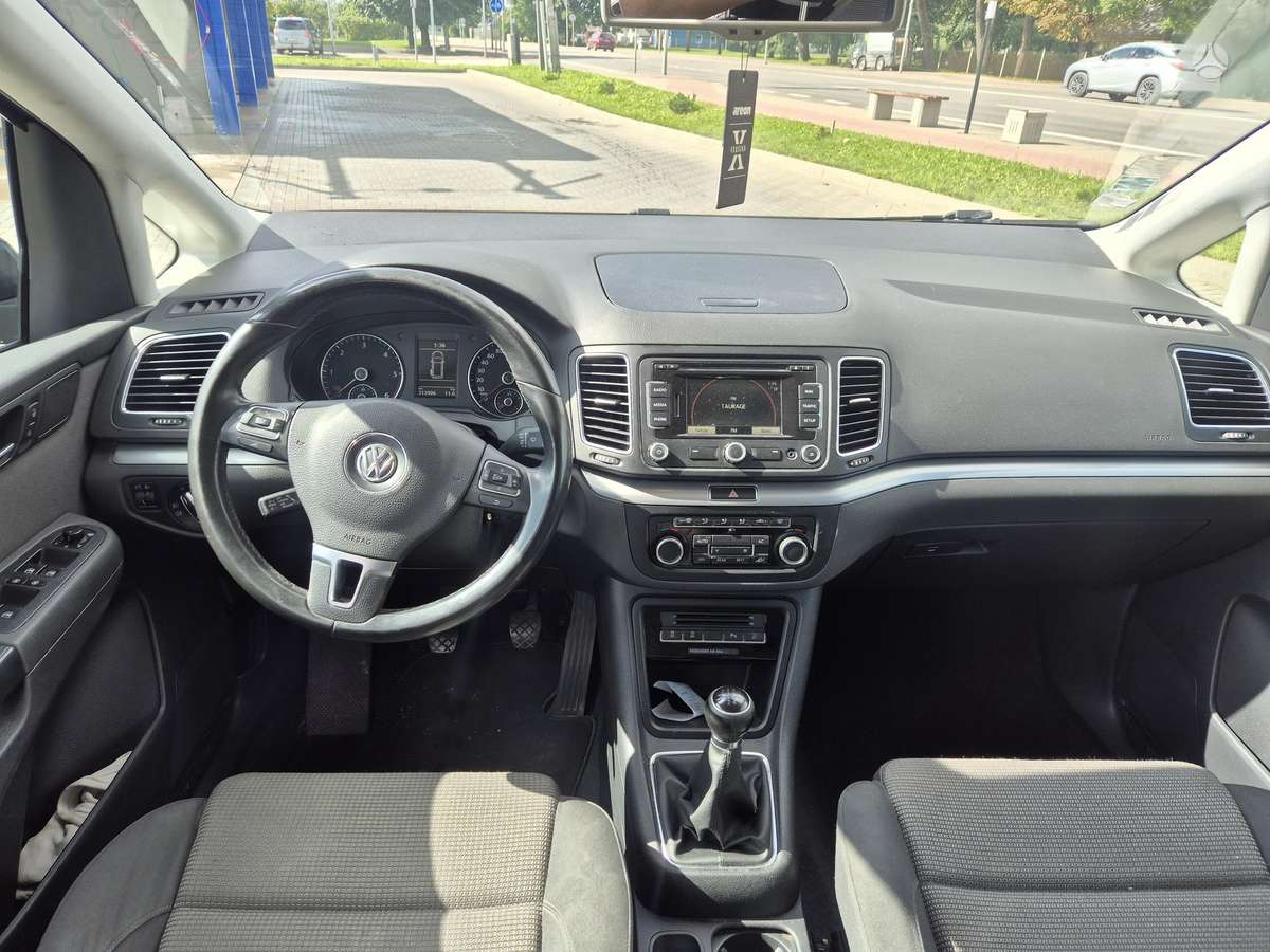 Volkswagen Sharan - 8