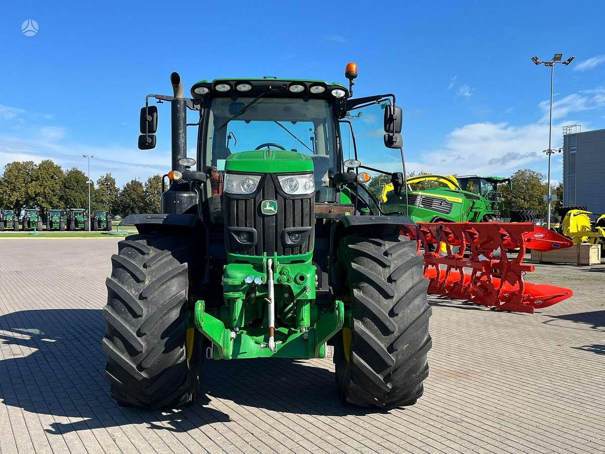 John Deere 6215R, tractors