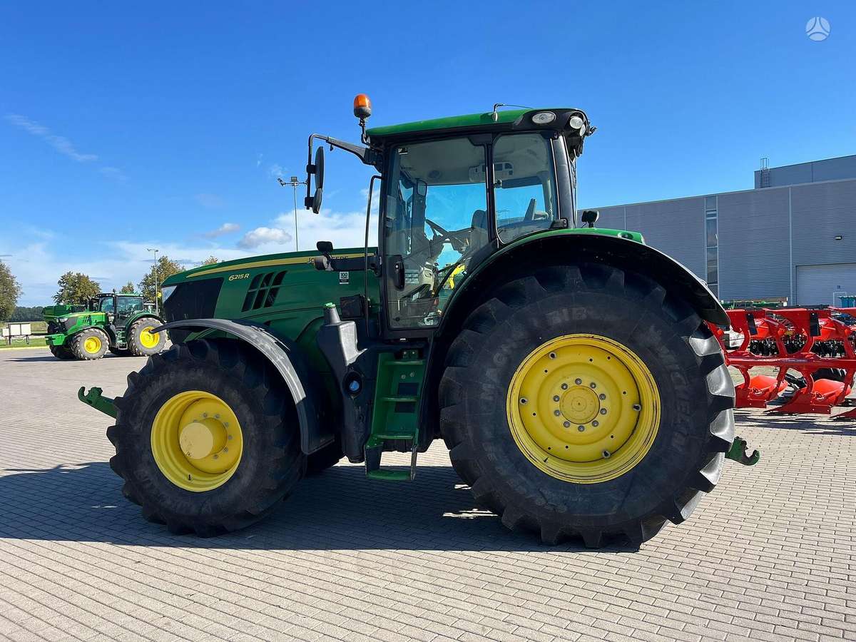 John Deere 6215R, tractors