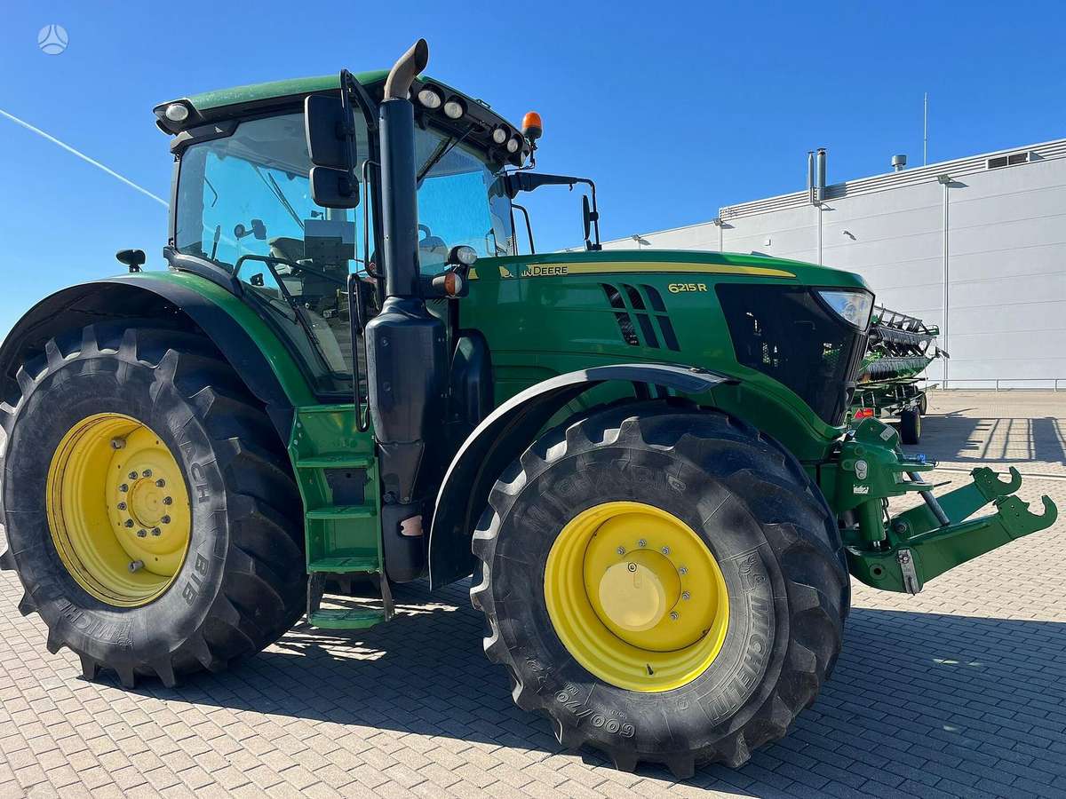 John Deere 6215R, tractors