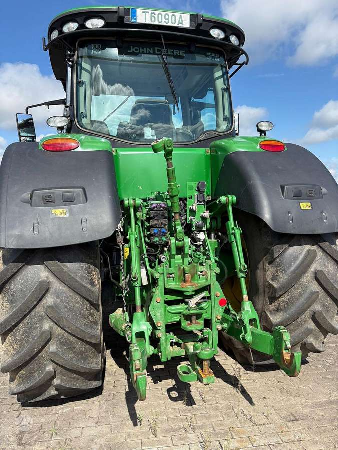 John Deere 8320R, тракторы