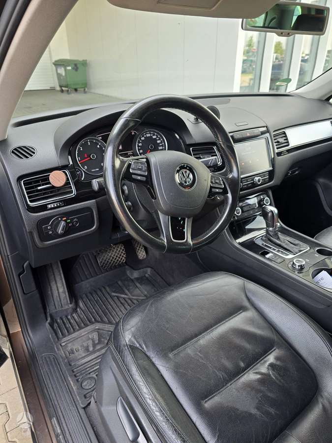 Volkswagen Touareg - 9