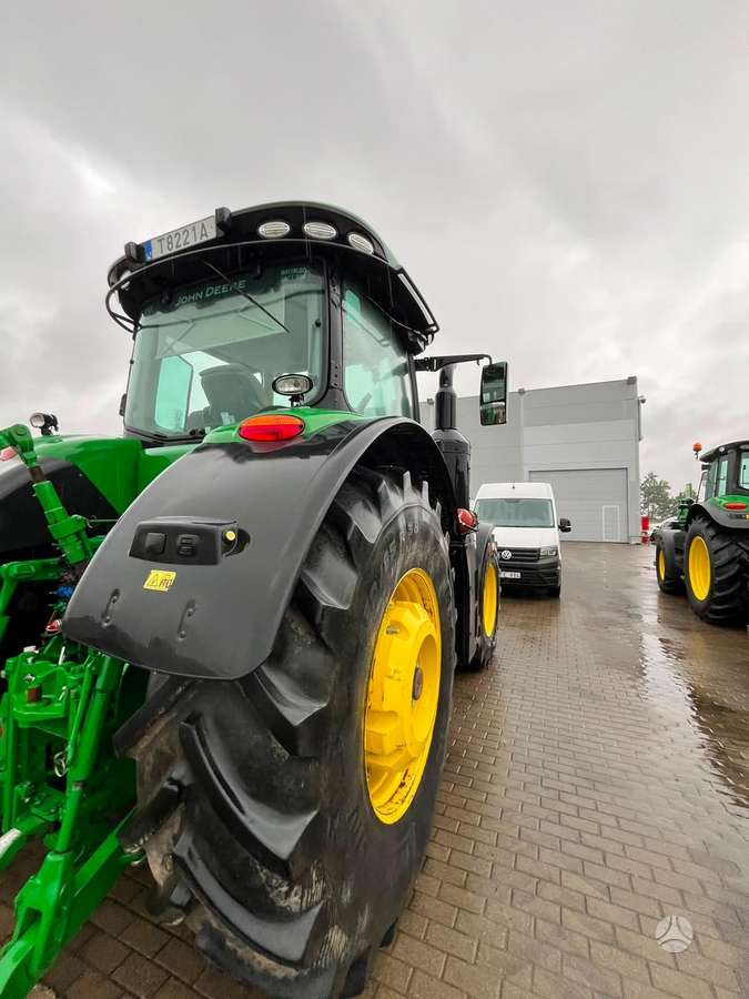 John Deere 8370R, tractors