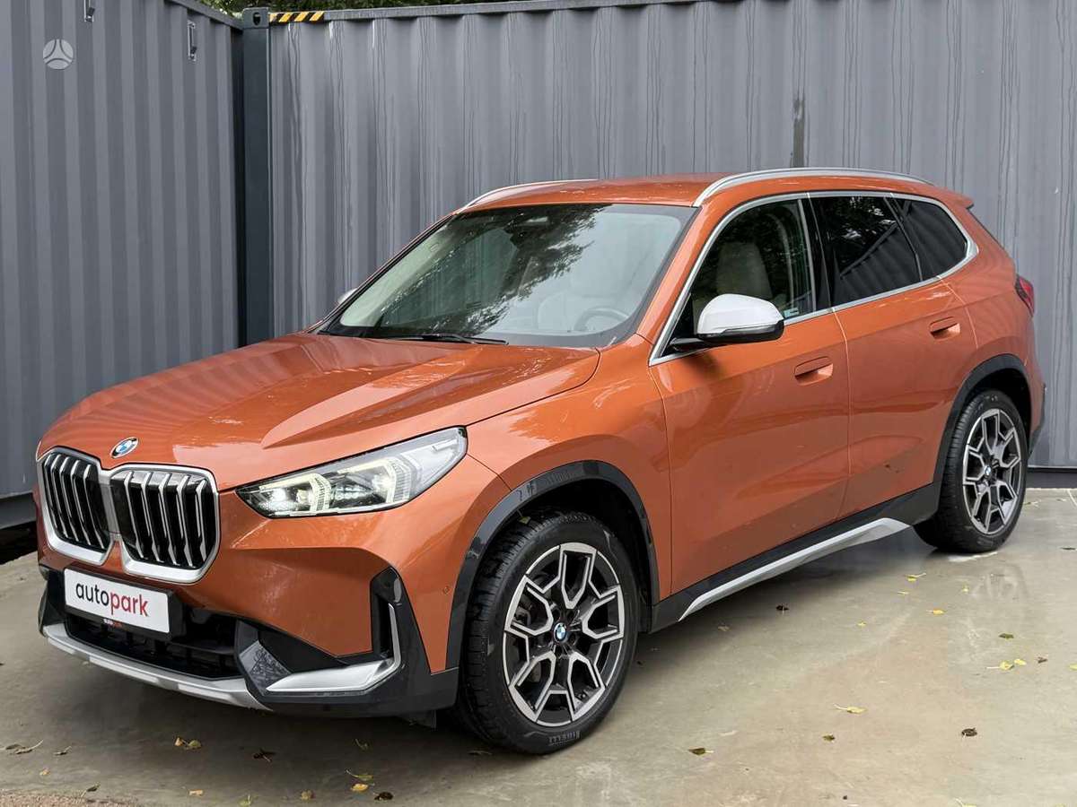 BMW X1, 1.5 l., Минивэн