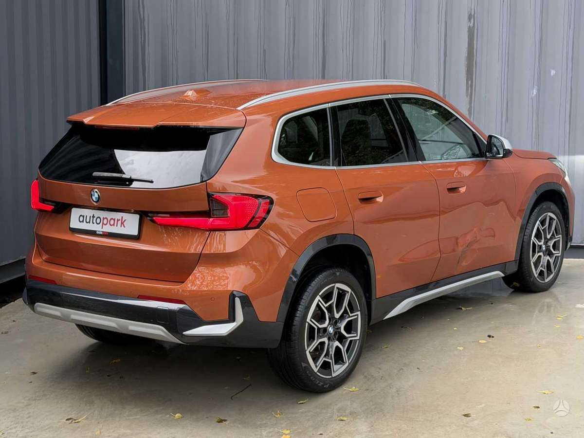 BMW X1, 1.5 l., Минивэн