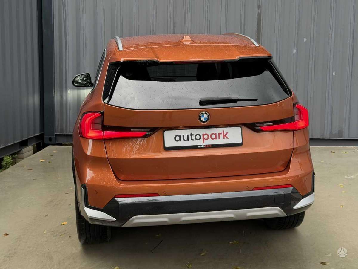 BMW X1, 1.5 l., Минивэн