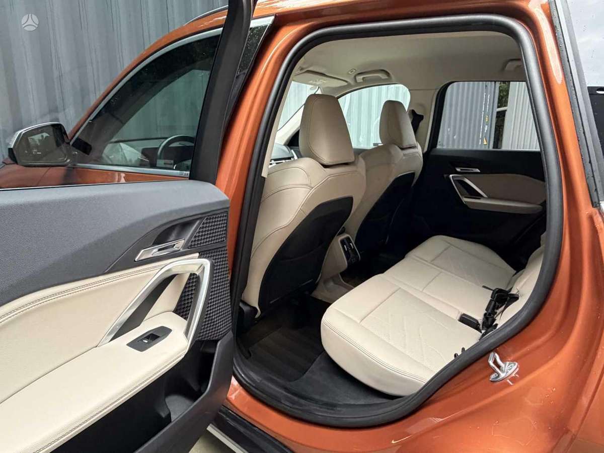 BMW X1, 1.5 l., Минивэн