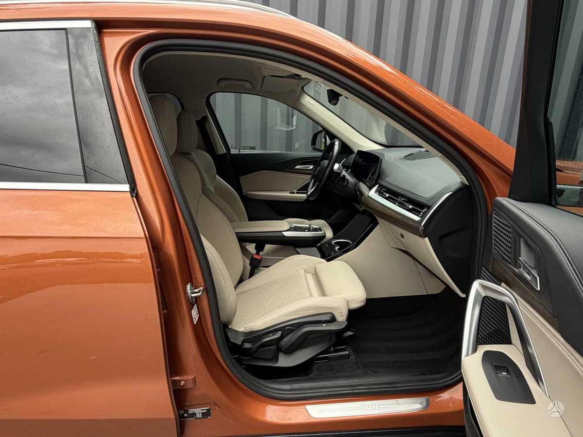 BMW X1, 1.5 l., Минивэн