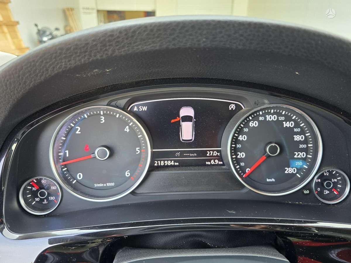 Volkswagen Touareg - 11