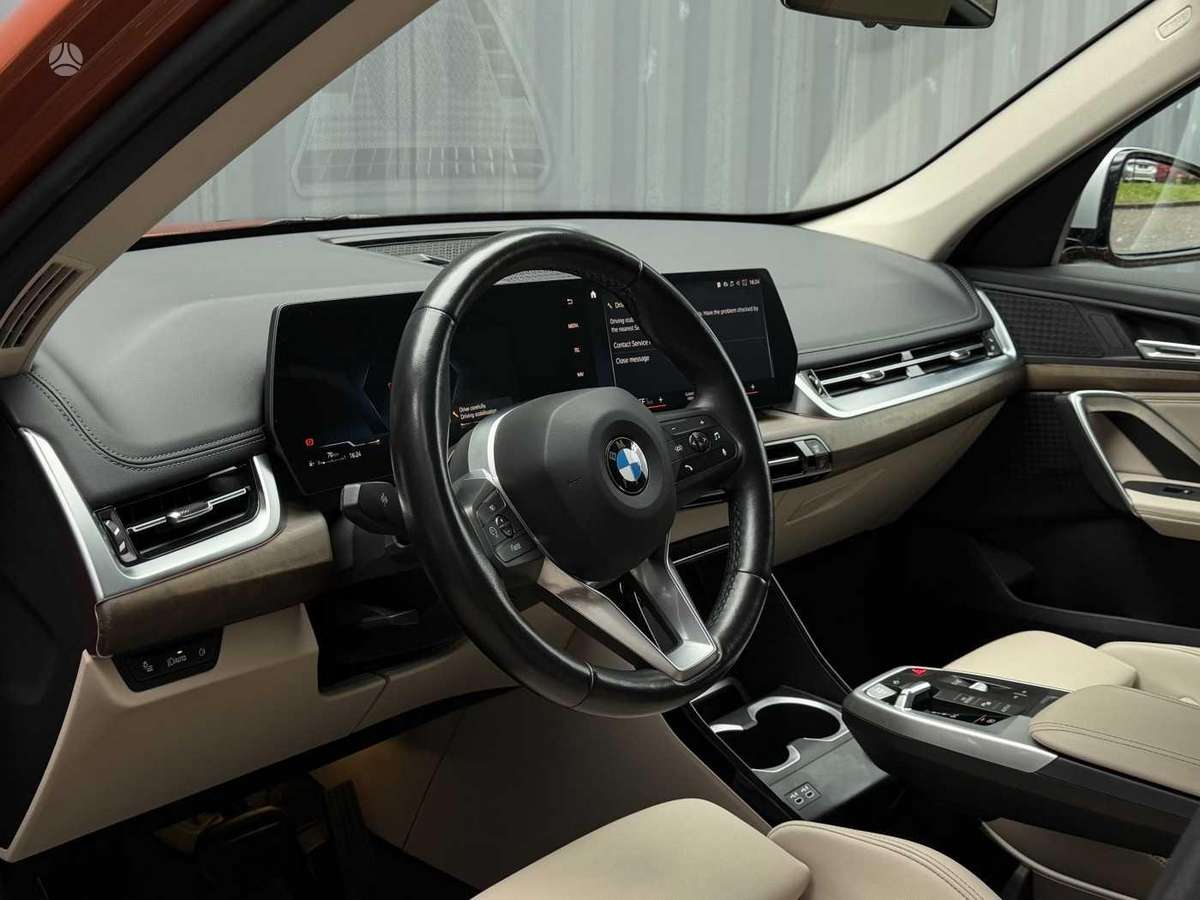 BMW X1, 1.5 l., Минивэн
