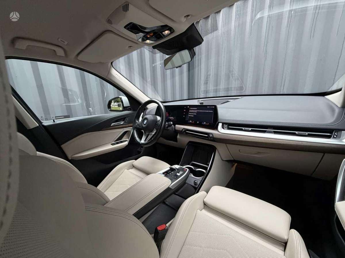BMW X1, 1.5 l., Минивэн